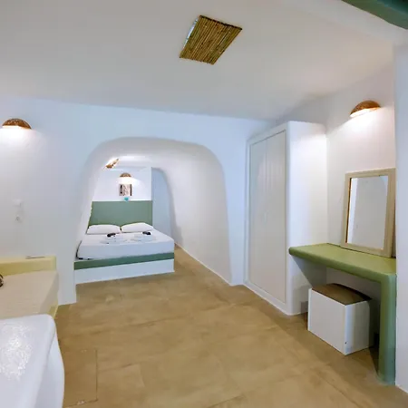 Giourgas Boat House Milos Island بيت للعطل