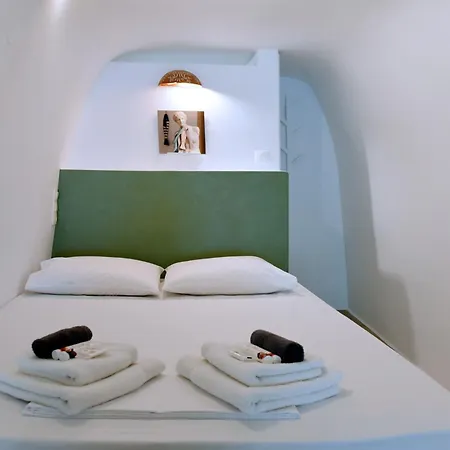 بيت للعطل Giourgas Boat House Milos Island *